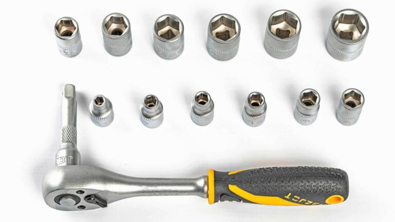 Quelle est la différence entre un cliquet de 3/8 et un cliquet de 1/4 ?