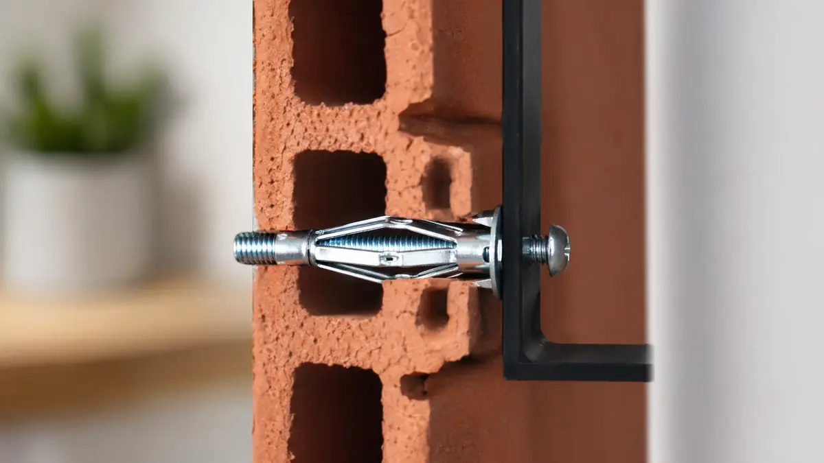 Bien utiliser des chevilles Molly dans la brique creuse